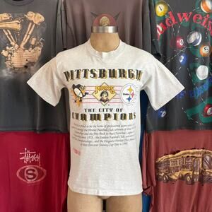 Vintage 1990s Pittsburg Sports Team T-shirt